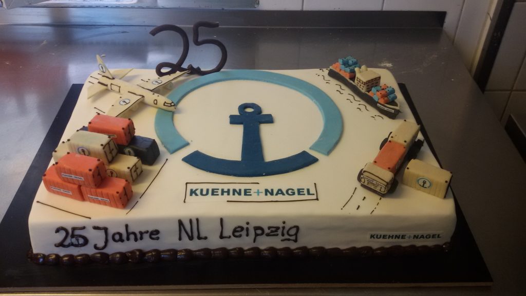 25 Jahre Jubiläumstorte für Kühne + Nagel Leipzig – Konditorei & Café Krüsmann