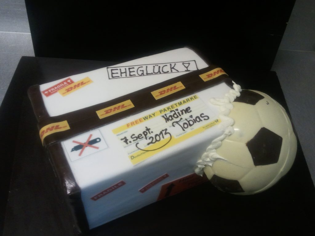Hochzeitstorte Paket mit Fußball von Konditorei & Café Krüsmann Leipzig